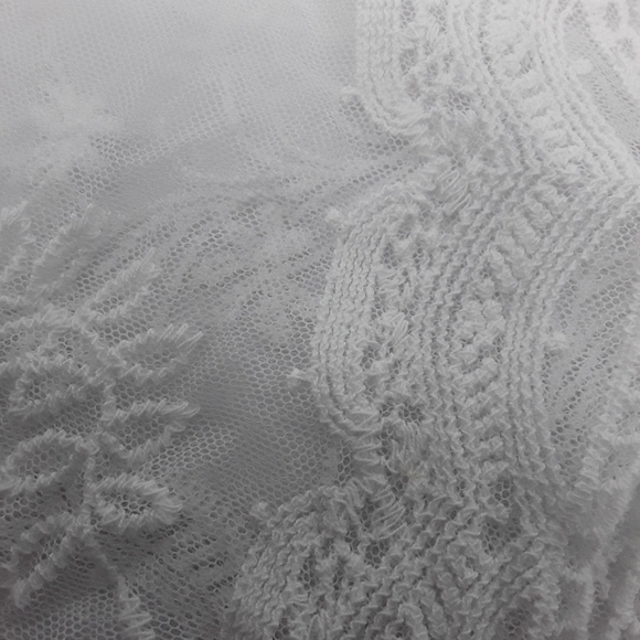 Women's White Lace Cropped Rabbit Rabbit Rabbit Design Sz Large Shrug/Bolero/Top - Picture 10 of 11